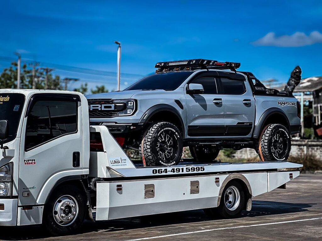 ขนย้ายรถป้ายแดง Ford RAPTOR จากศูนย์ด้วยรถสไลด์ LUMA