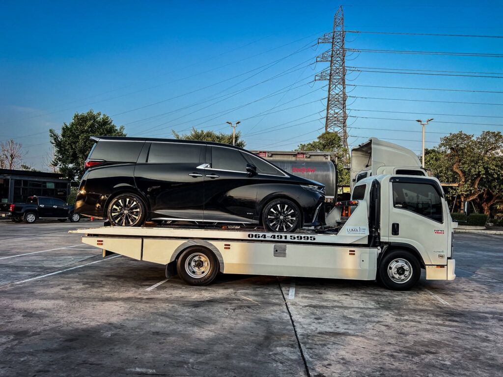 รถสไลด์กรุงเทพ LUMA ขนย้าย Toyota Alphard สีดำ