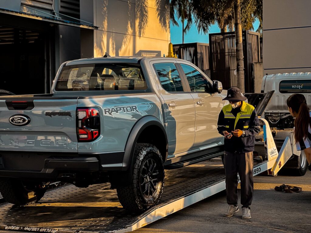 รถสไลด์กรุงเทพ LUMA ขนย้าย Ford Ranger Raptor
